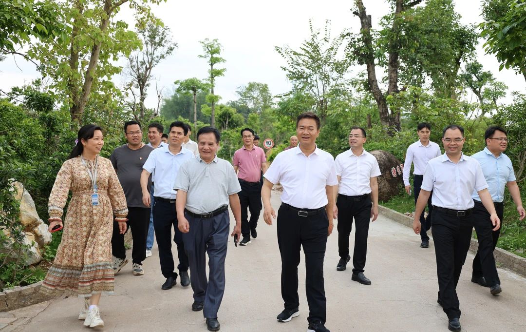 桂平市市长黄德佳等领导到我校指导工作 丨 江南游戏网站·(中国)官方网站